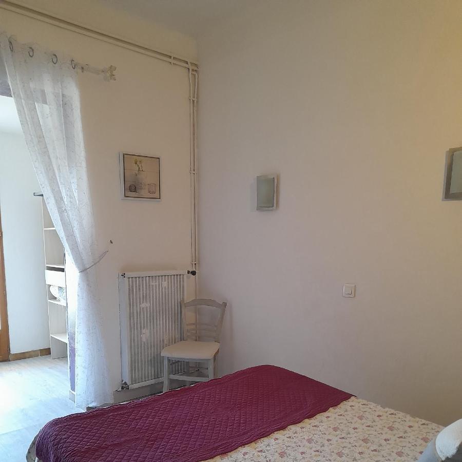 Hotel Font De Lauro Saumane-de-Vaucluse ภายนอก รูปภาพ